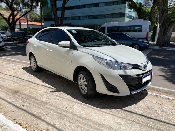 TOYOTA YARIS 1.5 16V FLEX SEDAN XL LIVE MULTIDRIVE